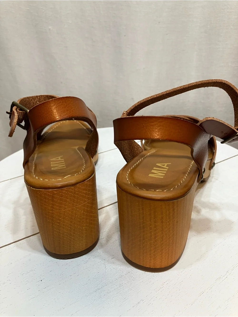 MIA cognac leather